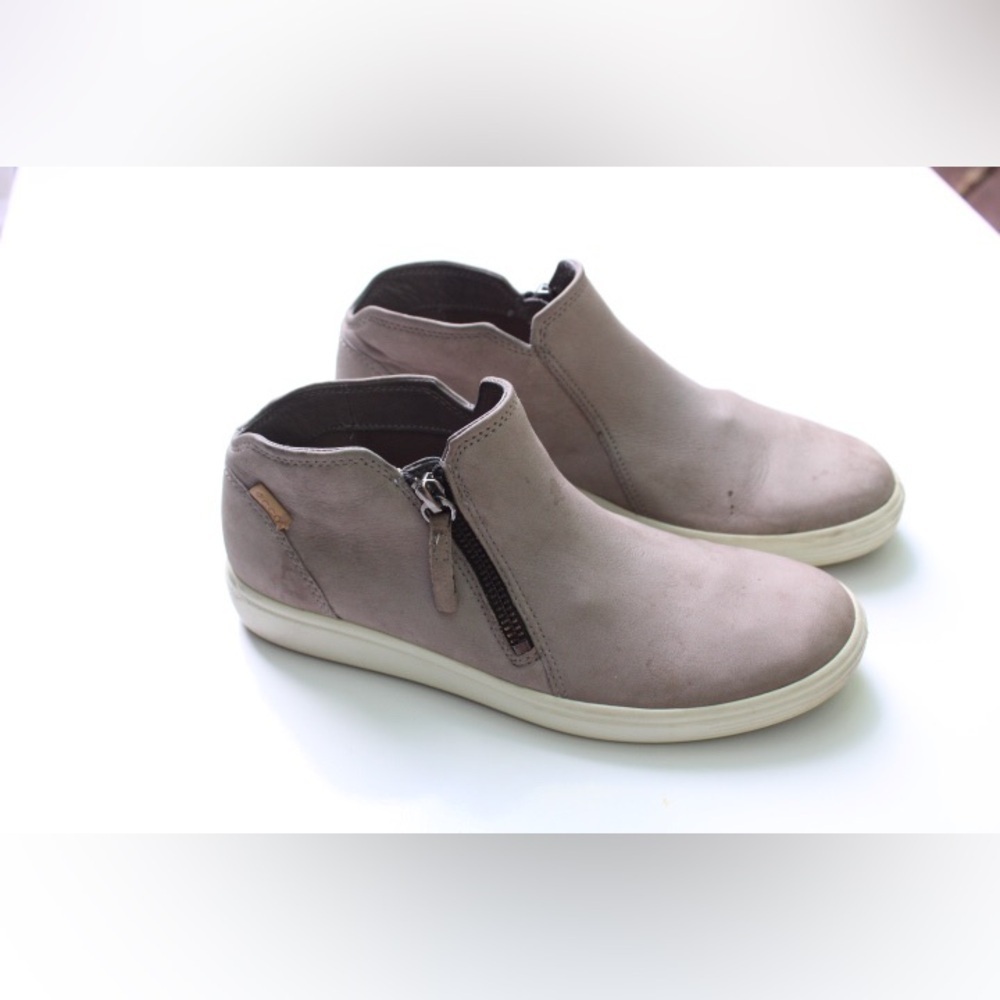 Ecco soft booties